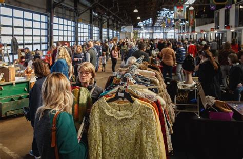 Antique and flea markets near me - Mar 24, 2016 · Collingswood Market and Flea. Shopping. Markets and fairs. Enjoy the great outdoors—25 acres of it—while searching for a bargain among 500 al fresco vendors peddling antiques, furniture ... 